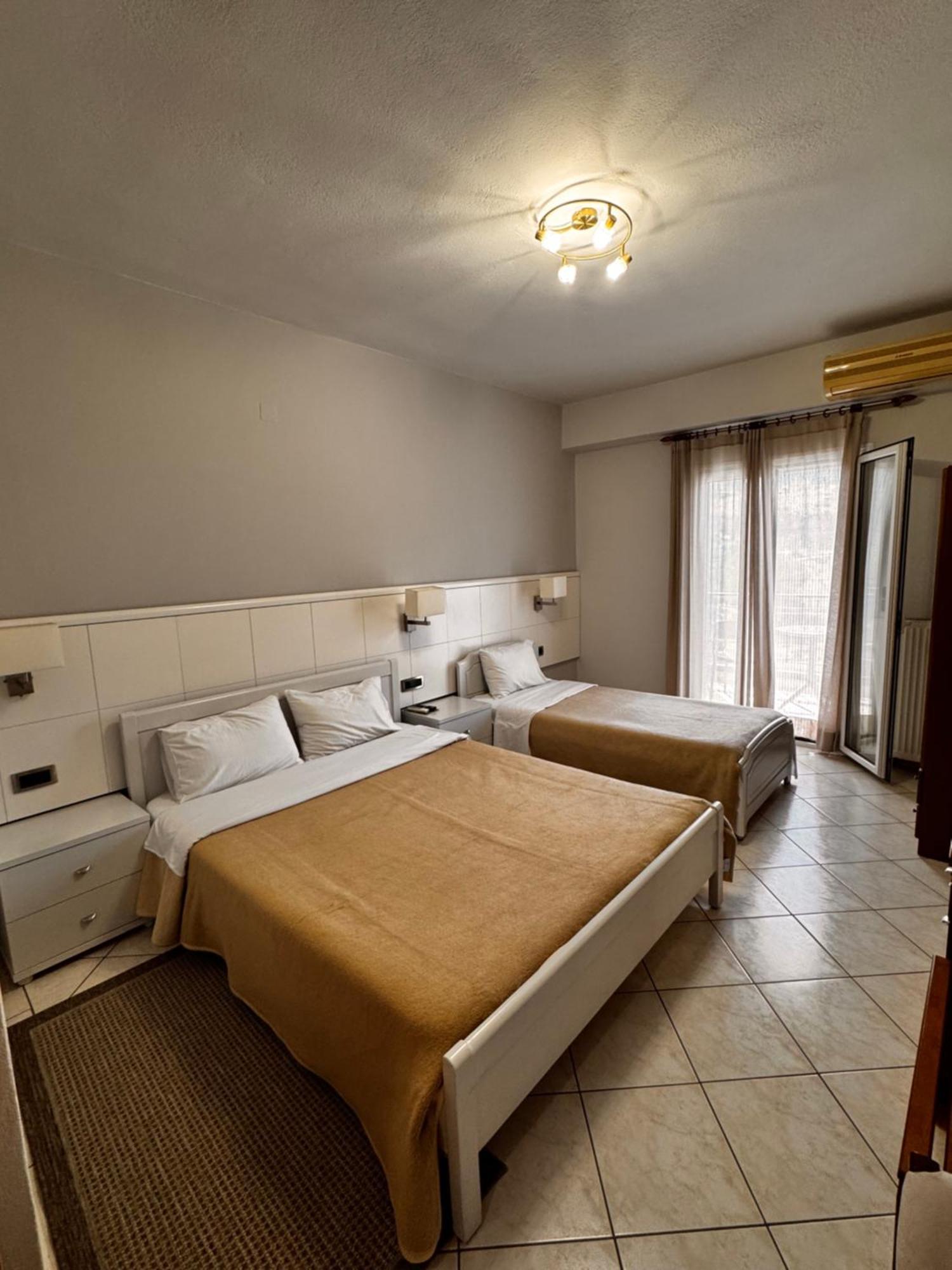 Paradosi Rooms Igoemenitsa Buitenkant foto