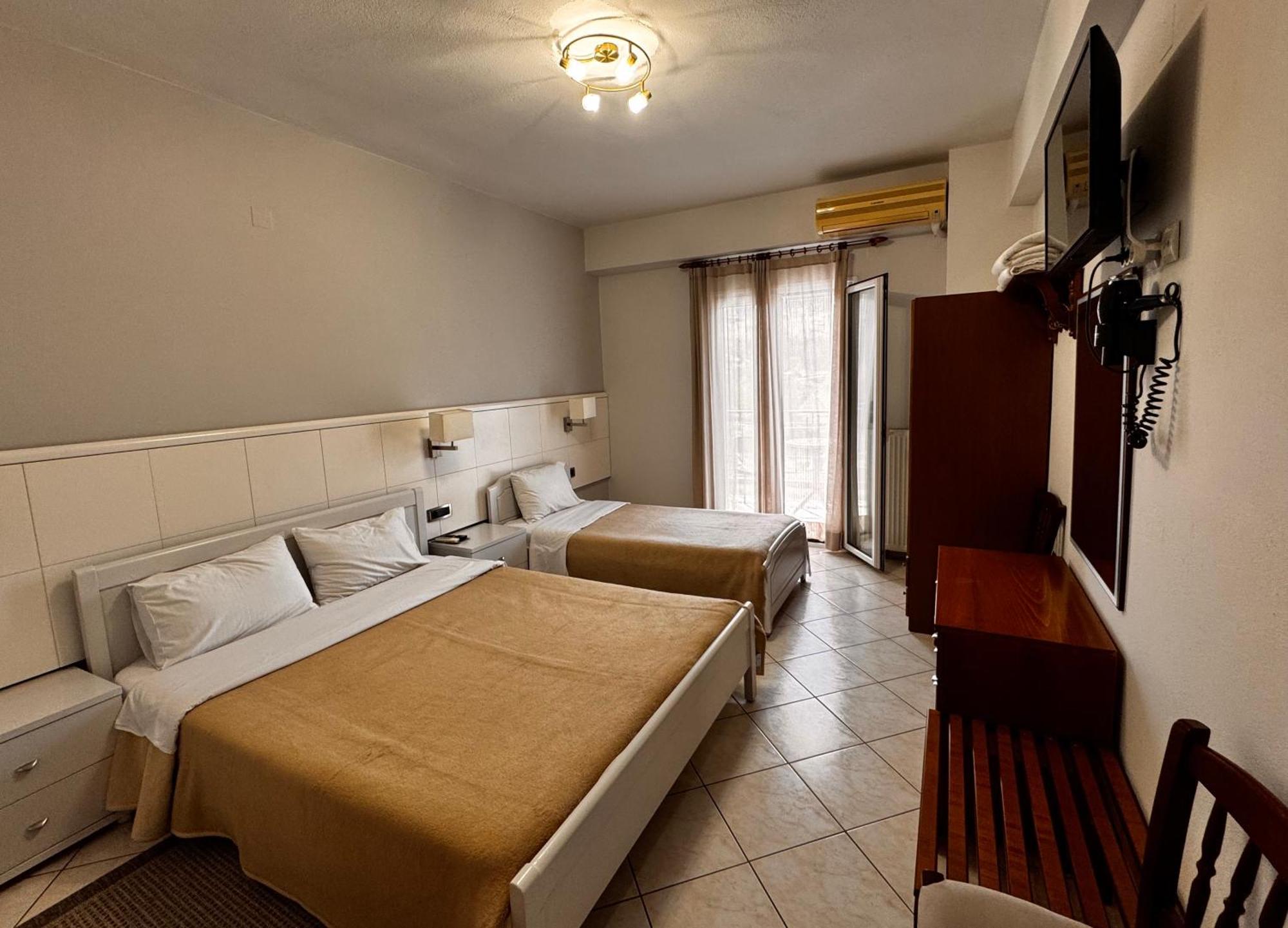 Paradosi Rooms Igoemenitsa Buitenkant foto