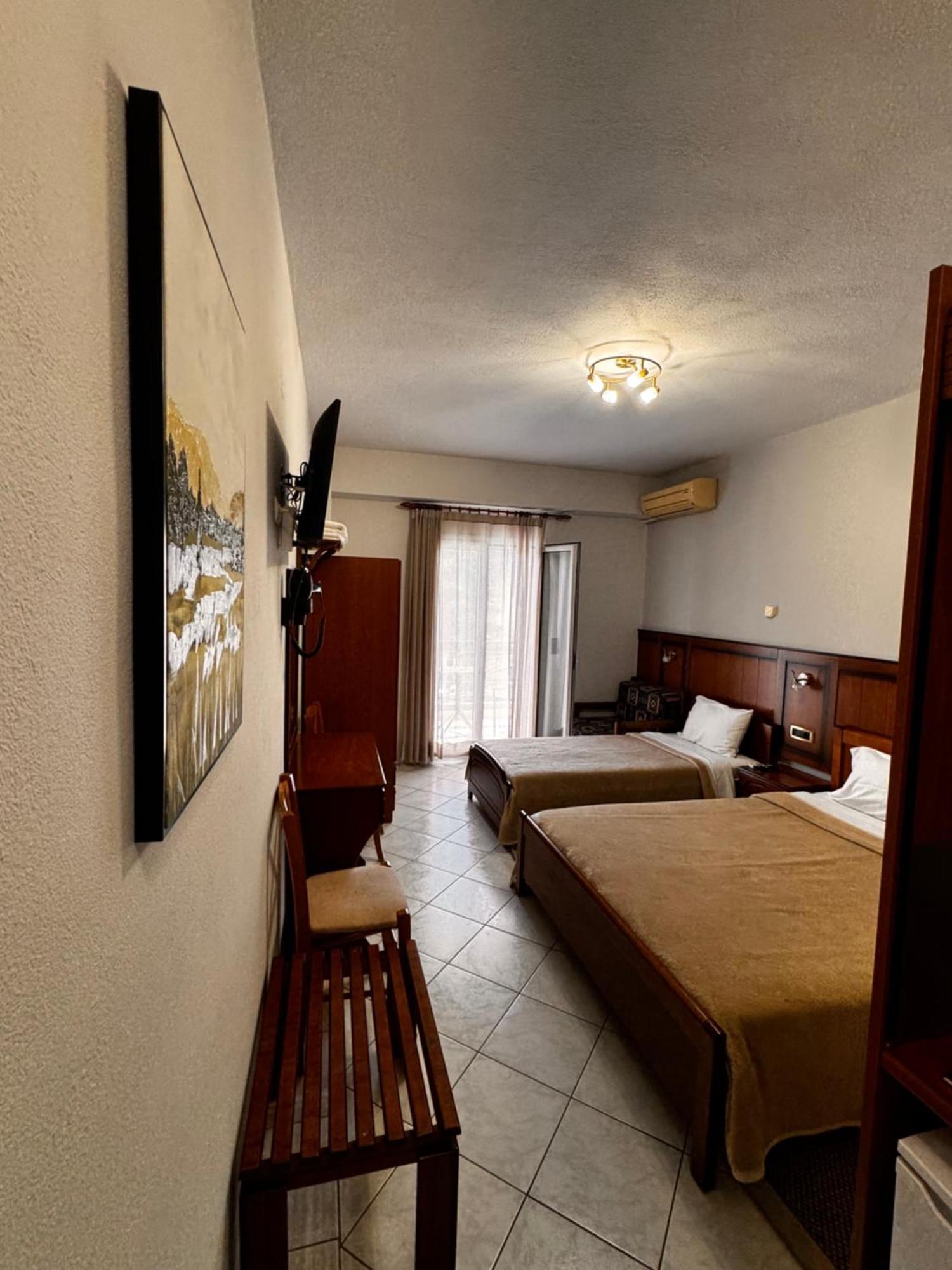Paradosi Rooms Igoemenitsa Buitenkant foto