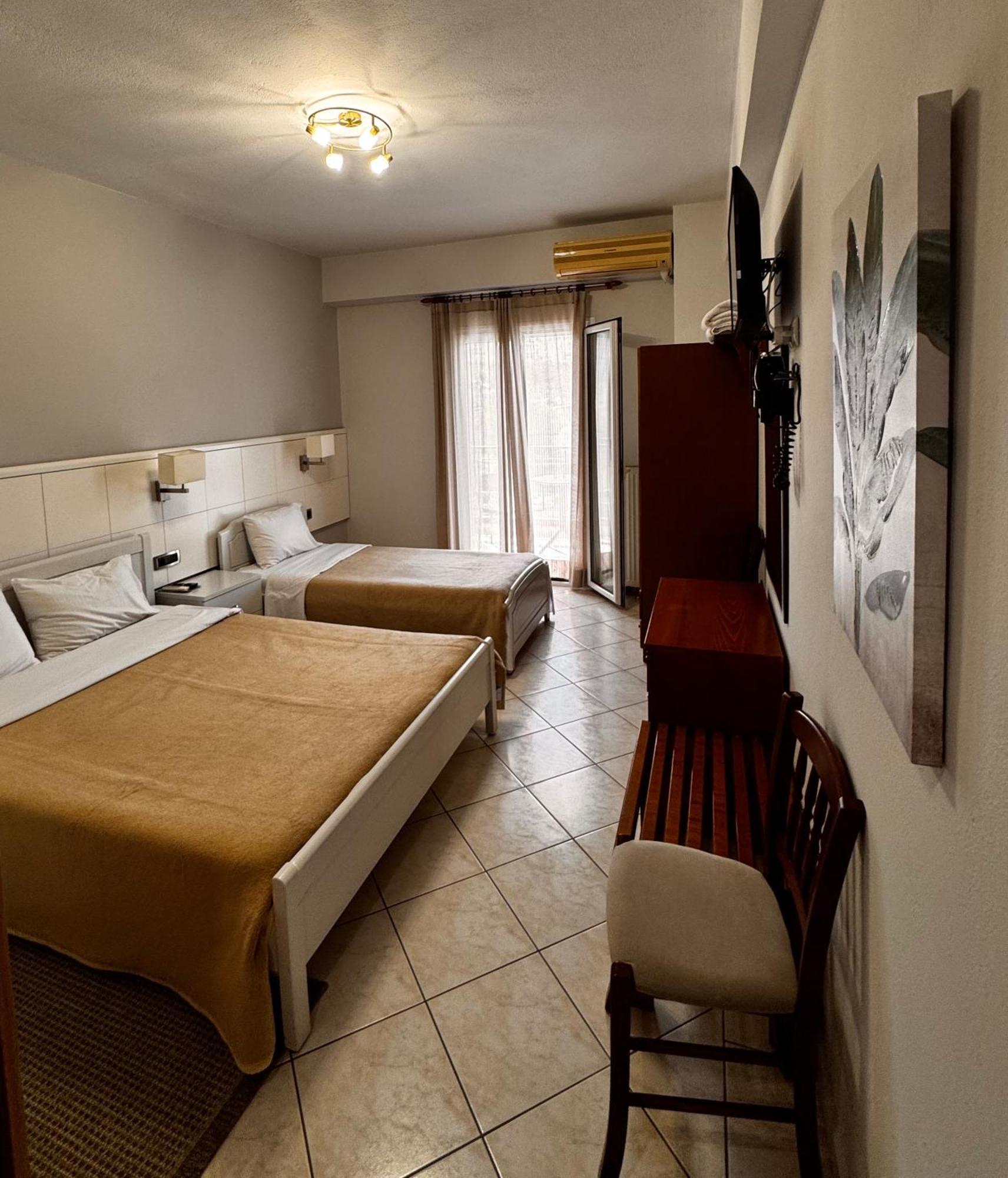 Paradosi Rooms Igoemenitsa Buitenkant foto