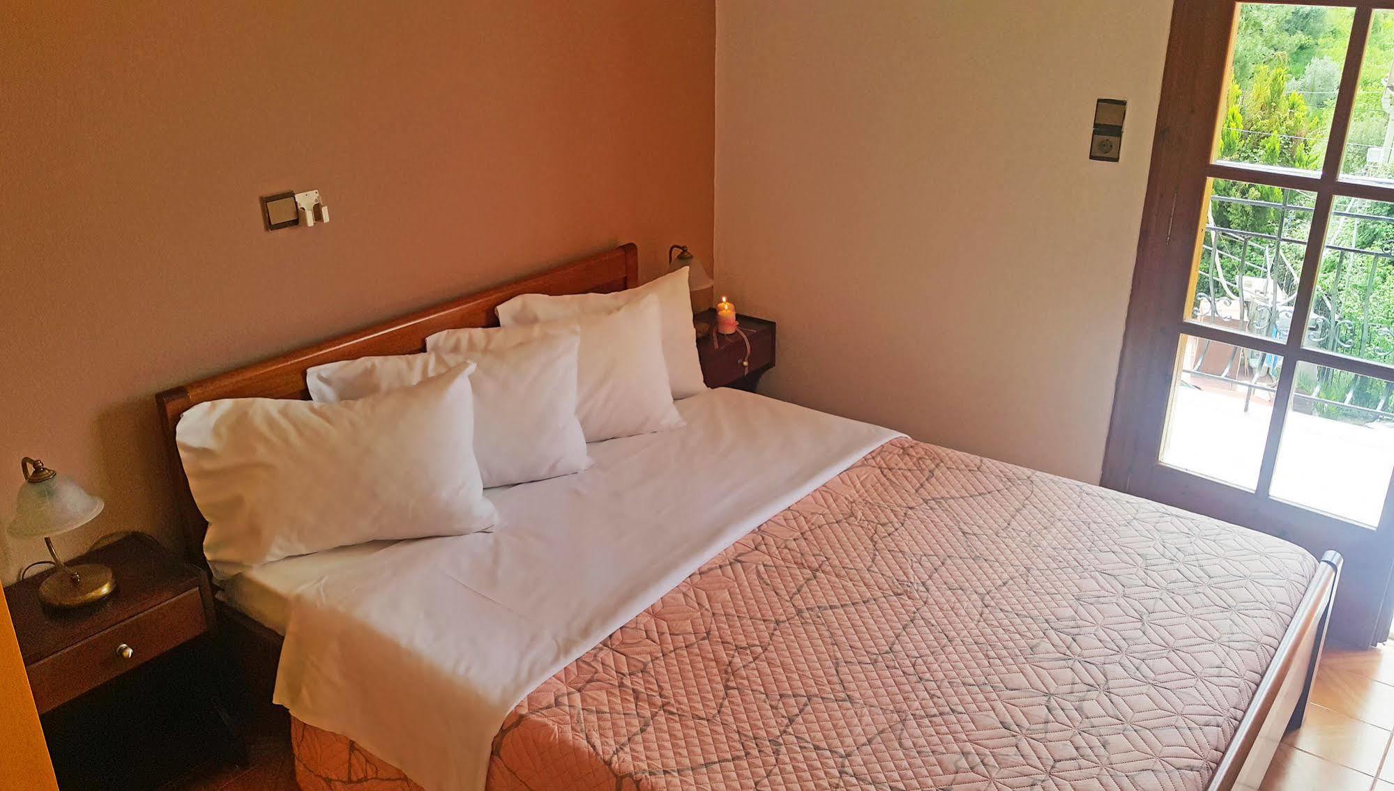 Paradosi Rooms Igoemenitsa Buitenkant foto