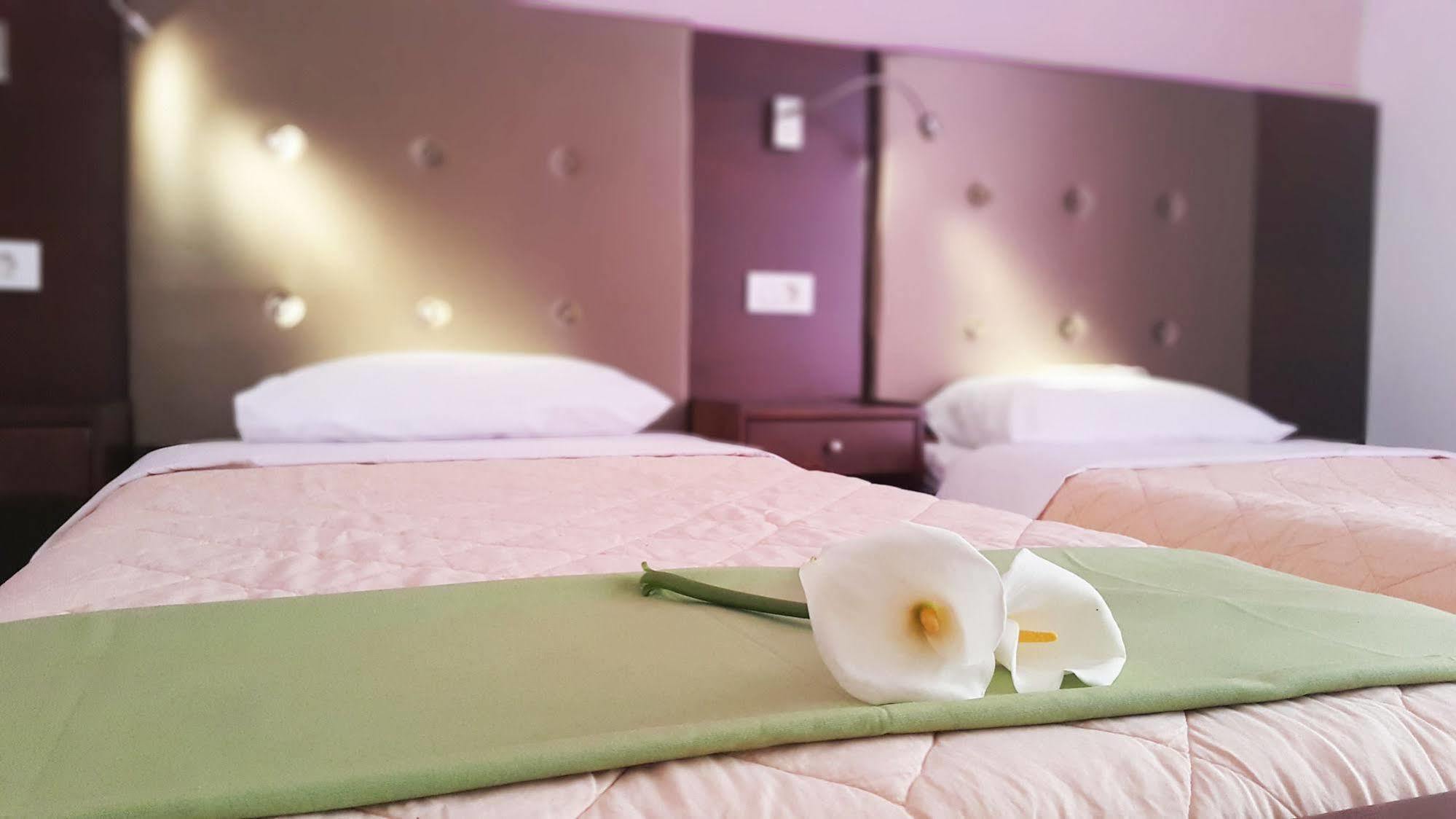 Paradosi Rooms Igoemenitsa Buitenkant foto